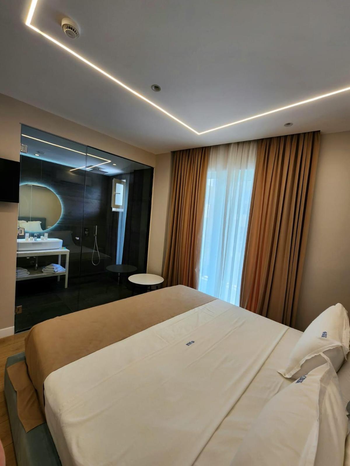 Orik Hotel Vlorë Εξωτερικό φωτογραφία